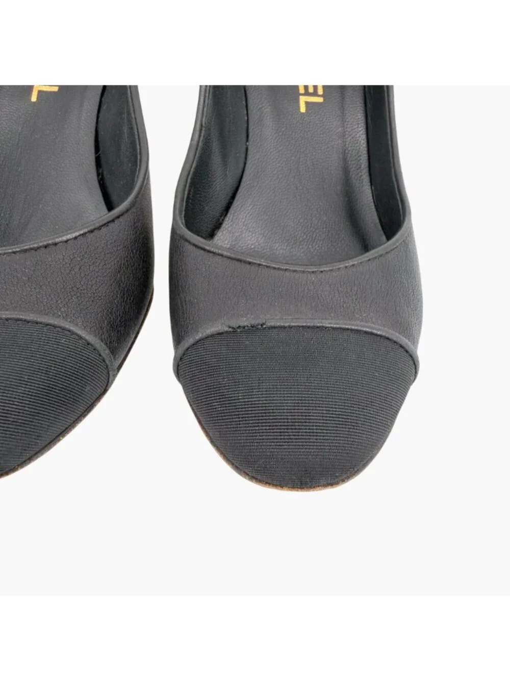 Chanel CC Cap Toe Pumps Heels Black Leather Size 38 US 7-7.5 Women’s
